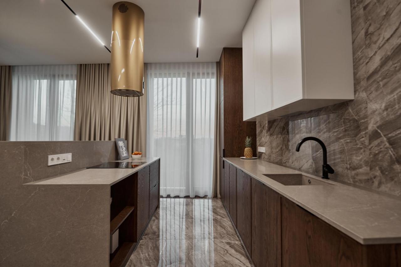 Kostjukowski Apartments Avalon Lviv Exterior photo